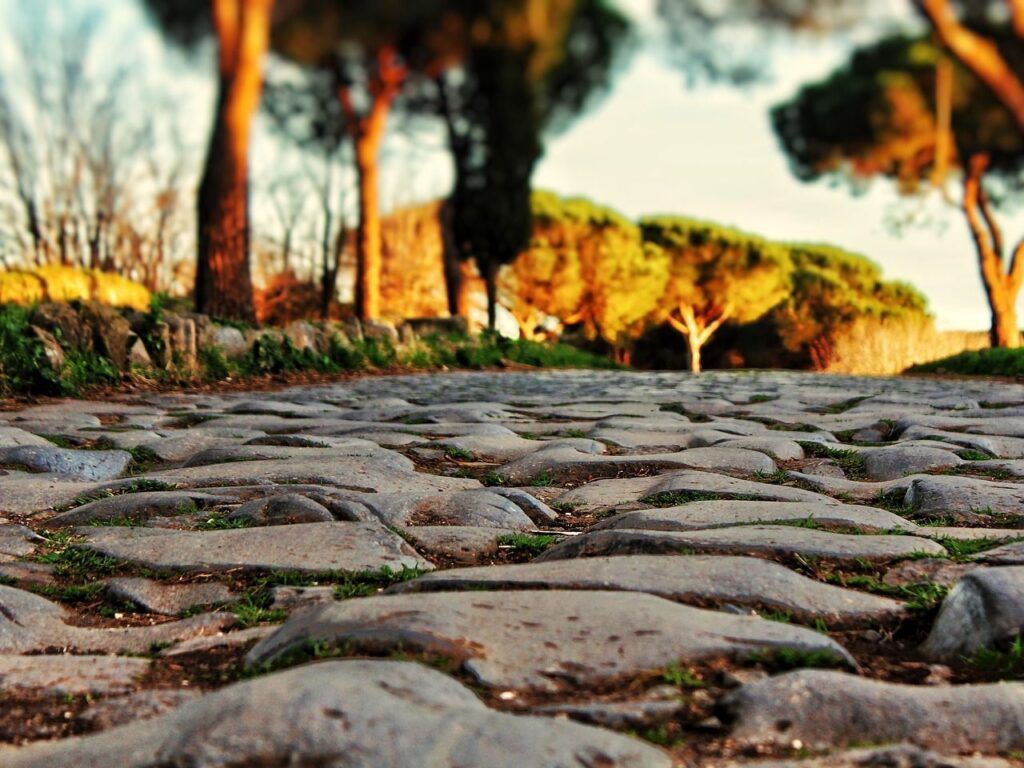 Calles empedradas y calzadas romanas en Pompeya